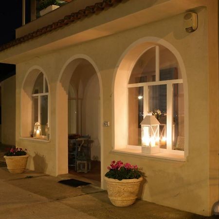Avion B&B Elmas Екстериор снимка